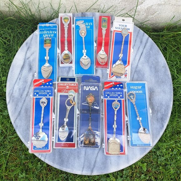 10 Souvenir Spoons in Cases: NASA, Cap Du Lac, Florida and More - Picture 1 of 11
